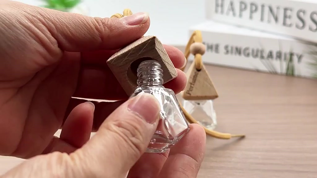 Lọ Tinh Dầu Treo 8ml