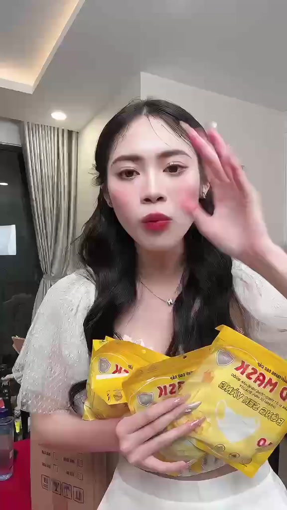 Khẩu Trang Bông Sen Vàng